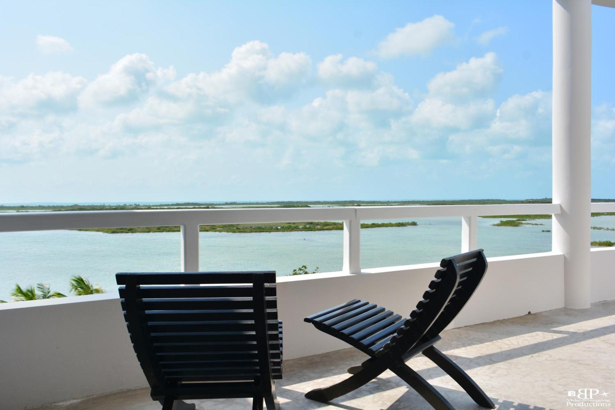Brahma Blue Resort San Pedro  Esterno foto