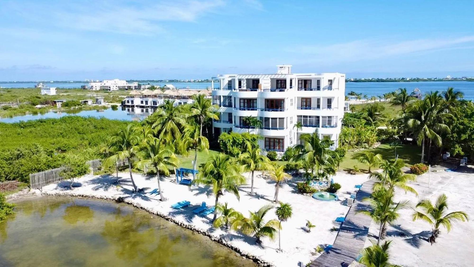 Brahma Blue Resort San Pedro  Esterno foto